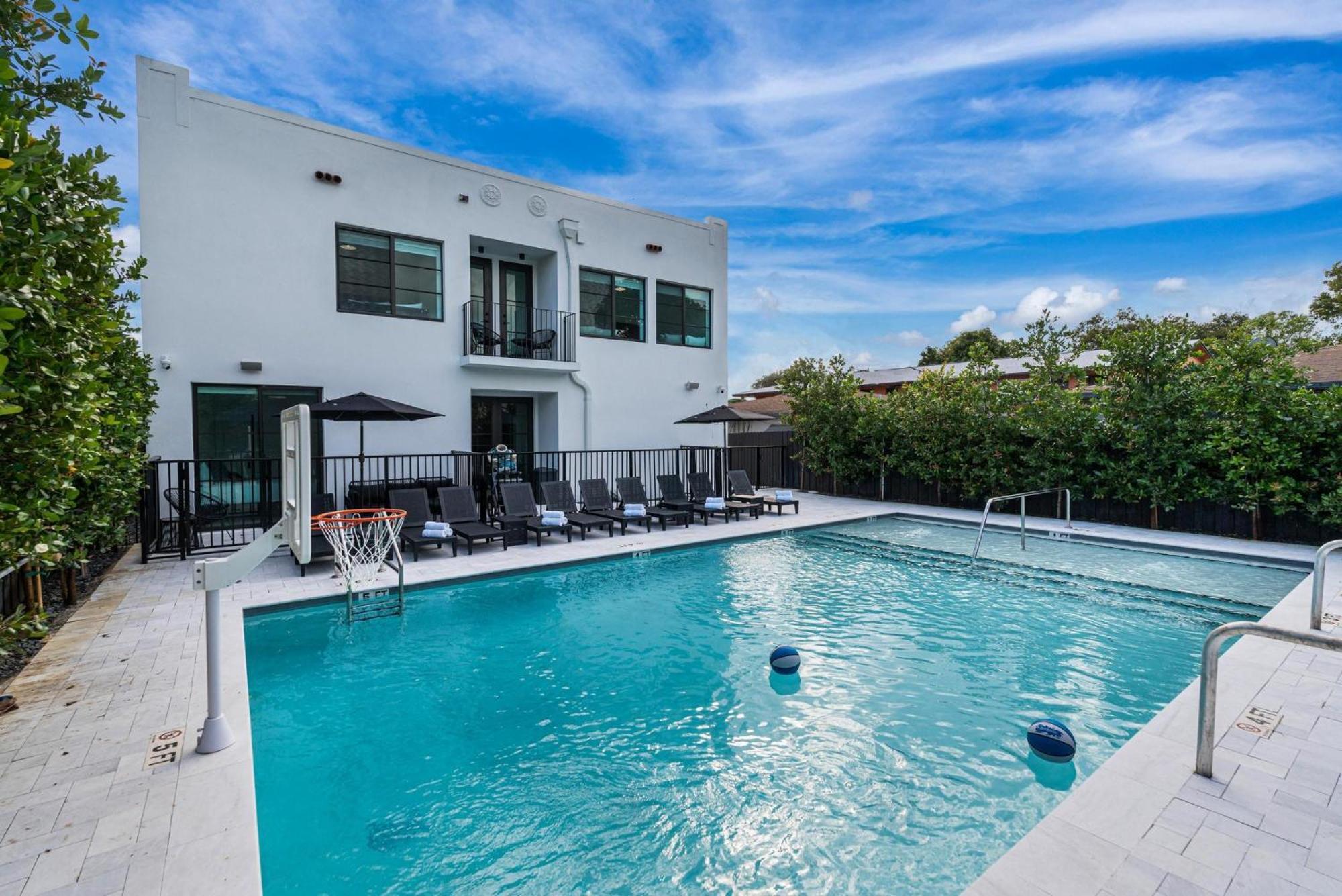 Lux Retreat By Renzzi Apartman Miami Kültér fotó
